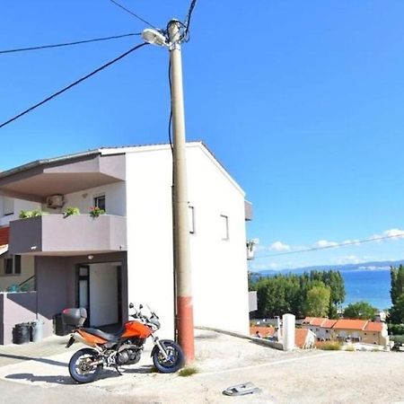Apartment Rene 오미스 외부 사진