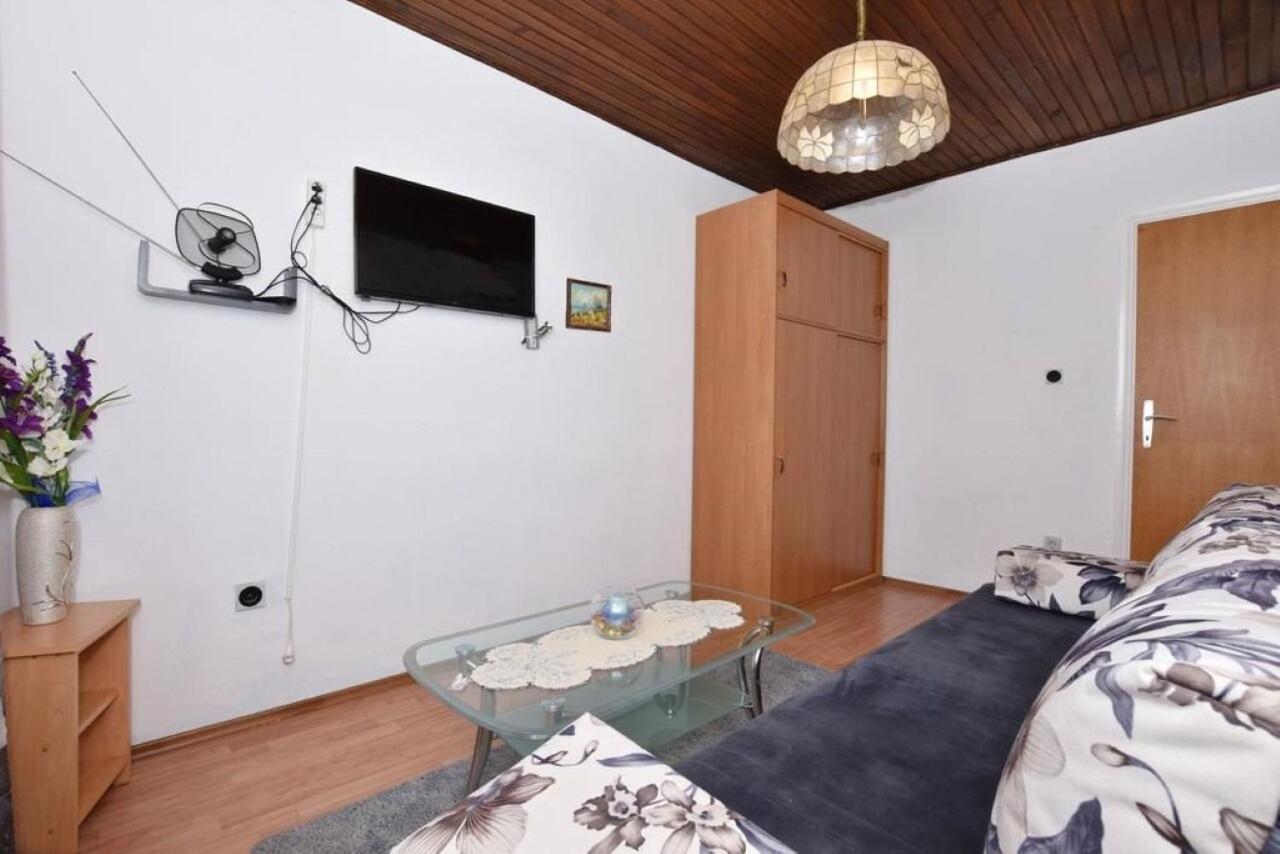 Apartment Rene 오미스 외부 사진