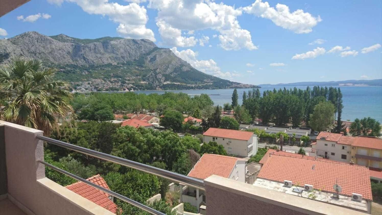 Apartment Rene 오미스 외부 사진