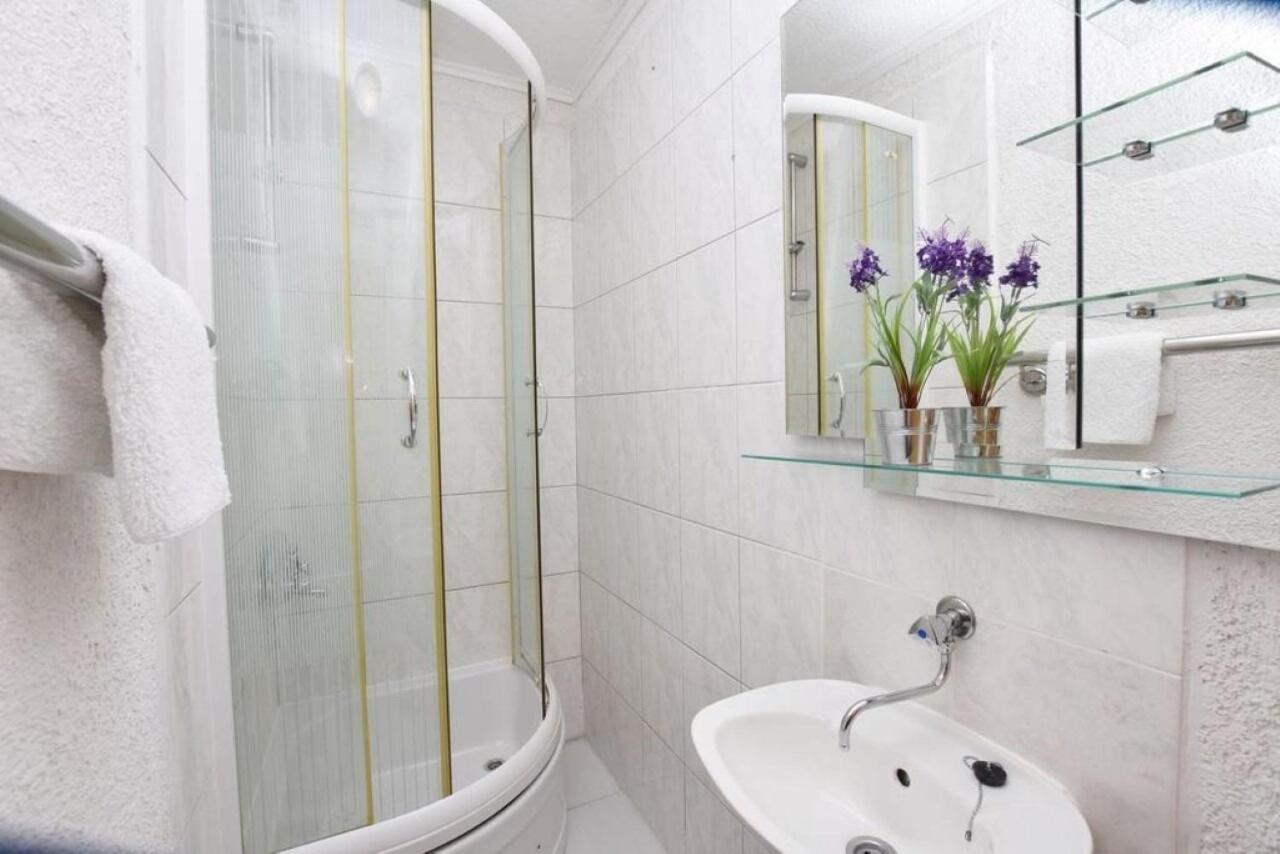 Apartment Rene 오미스 외부 사진