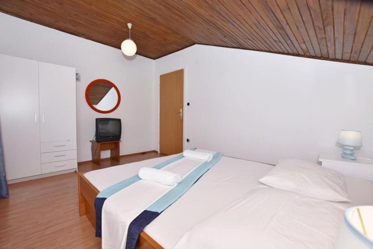 Apartment Rene 오미스 외부 사진