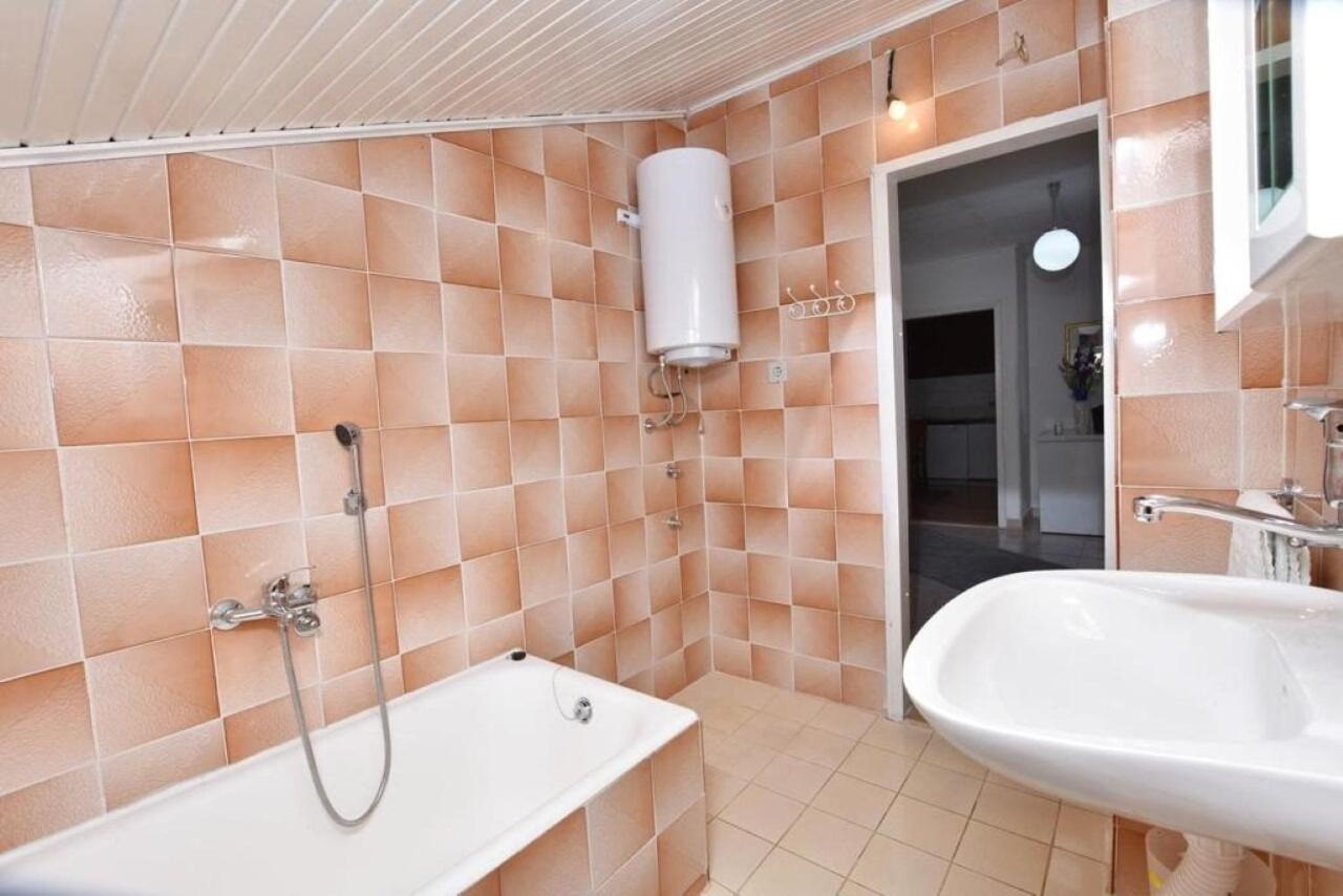 Apartment Rene 오미스 외부 사진